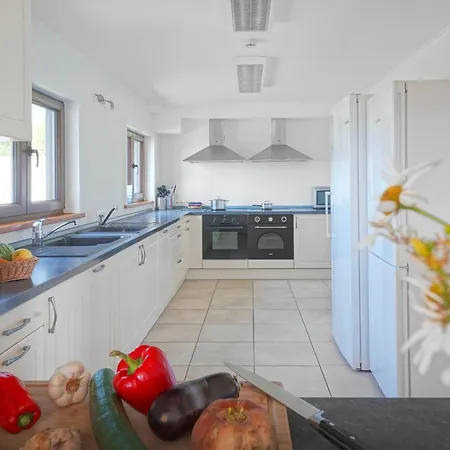 Holiday home L'aurore Des Hautes Fagnes 30 Pers- Malmedy, Vue Exceptionnelle, Wellness *